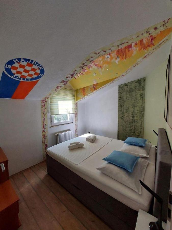 Guest House Klara Solin Exterior photo